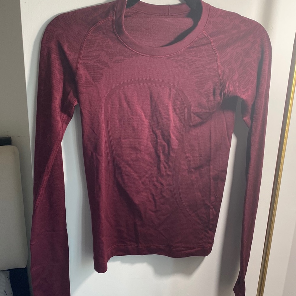 Lululemon long sleeve swiftly sz 4 berry